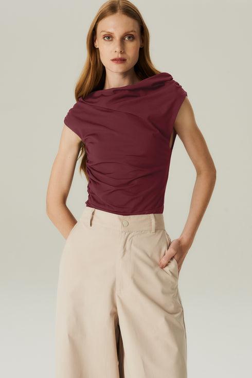 BLUSA FLUIDA ASSIMÉTRICA VINHO