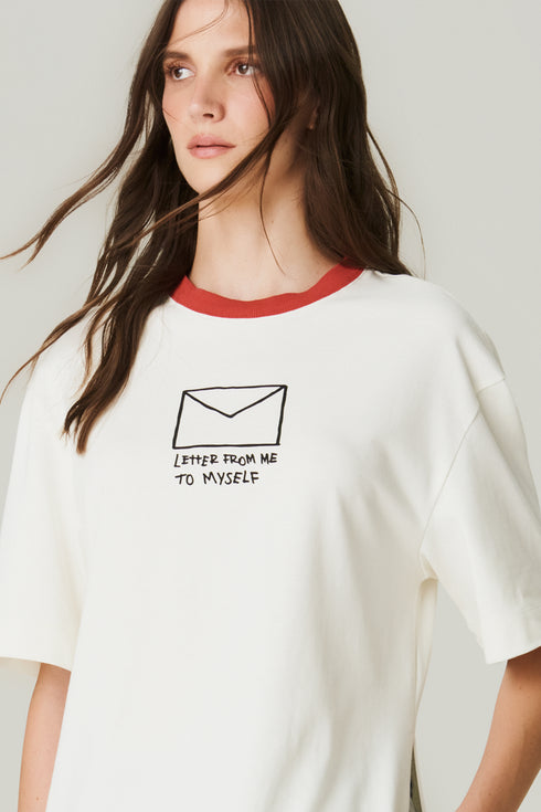 T-SHIRT OVER LETTER BRANCO