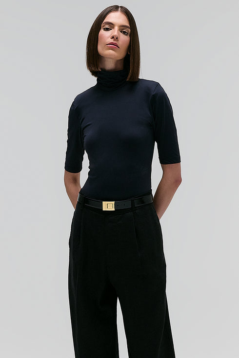 BLUSA GOLA ALTA PRETO