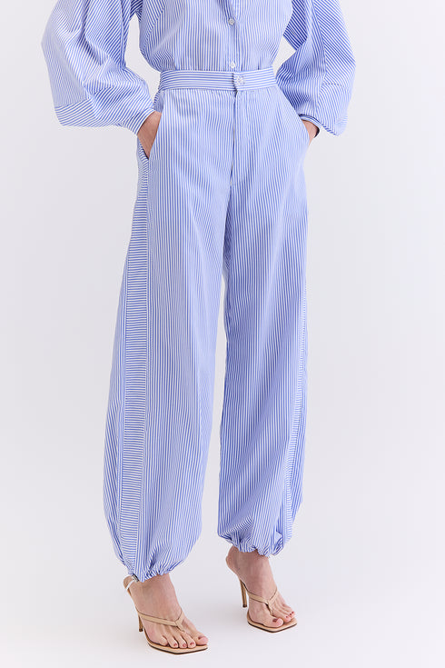 CALÇA LISTRADA AZUL COM OFF