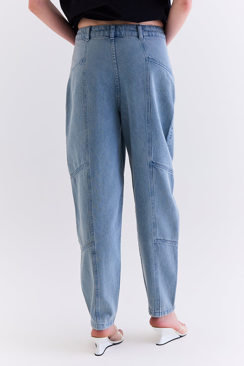 CALÇA JEANS RECORTES AZUL CLARO
