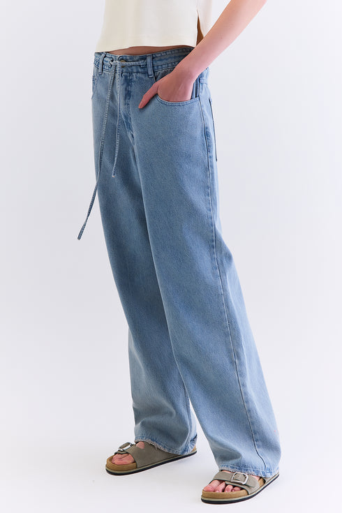 CALÇA JEANS AMARRAÇÃO AZUL CLARO