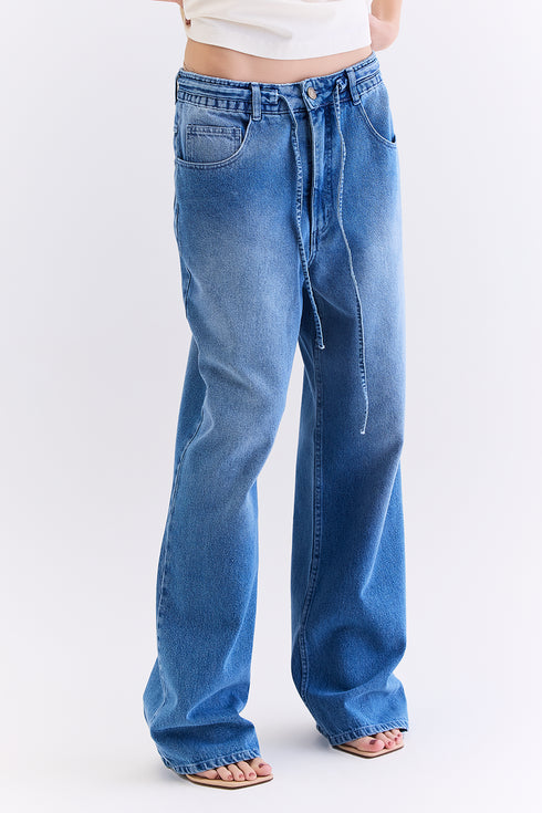 CALÇA JEANS AMARRAÇÃO AZUL MÉDIO