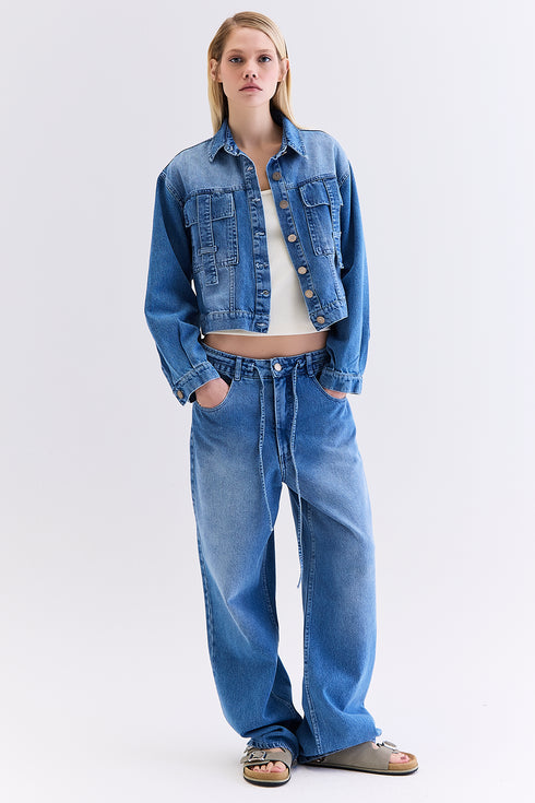 CALÇA JEANS AMARRAÇÃO AZUL MÉDIO