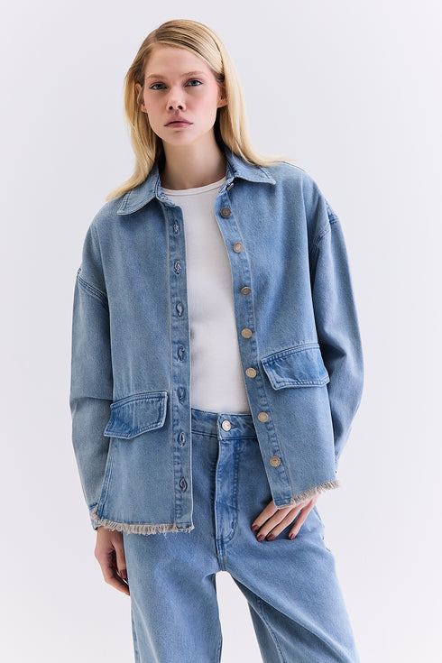 CAMISA AMPLA BOLSOS AZUL CLARO