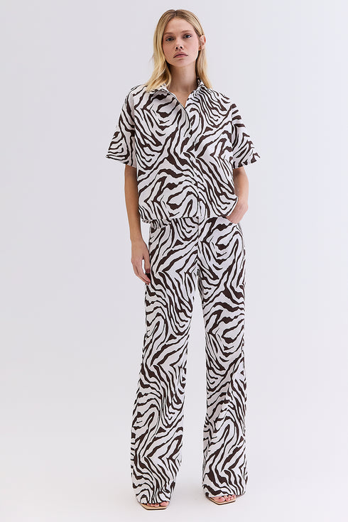 CALÇA SARJA ZEBRA MARROM COM OFF