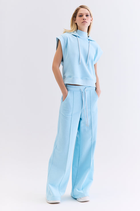 COLETE MOLETOM AZUL CLARO