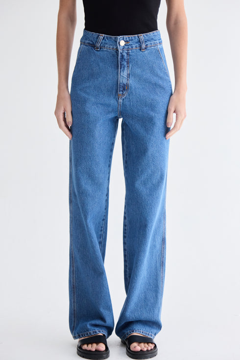 CALÇA JEANS RETA CLÁSSICA