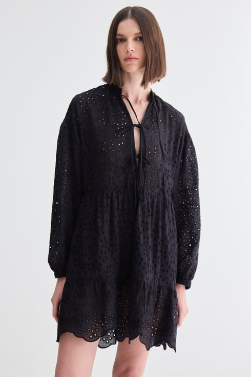 VESTIDO BORDADO PRETO