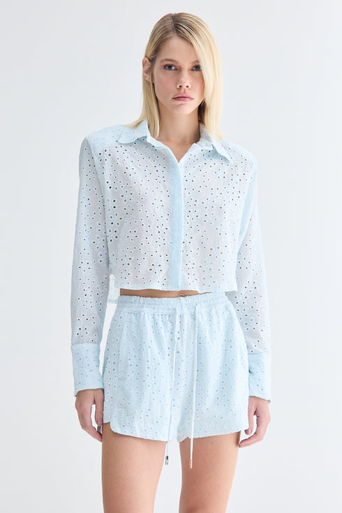 SHORTS BORDADO AZUL CLARO