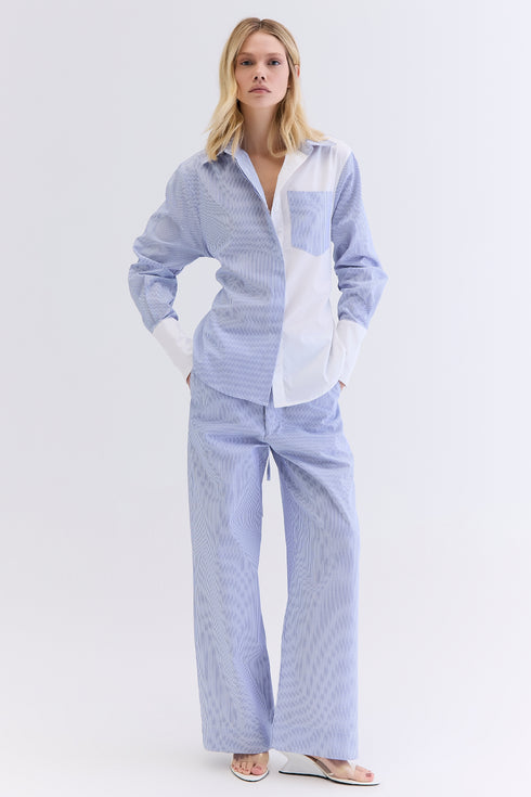 CALÇA LISTRADA AMPLA AZUL