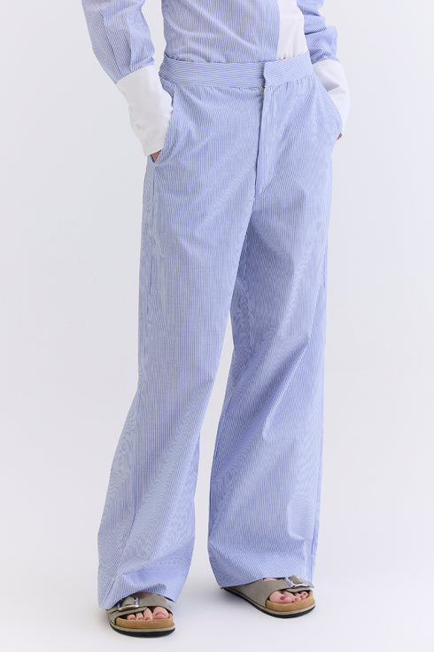 CALÇA LISTRADA AMPLA AZUL