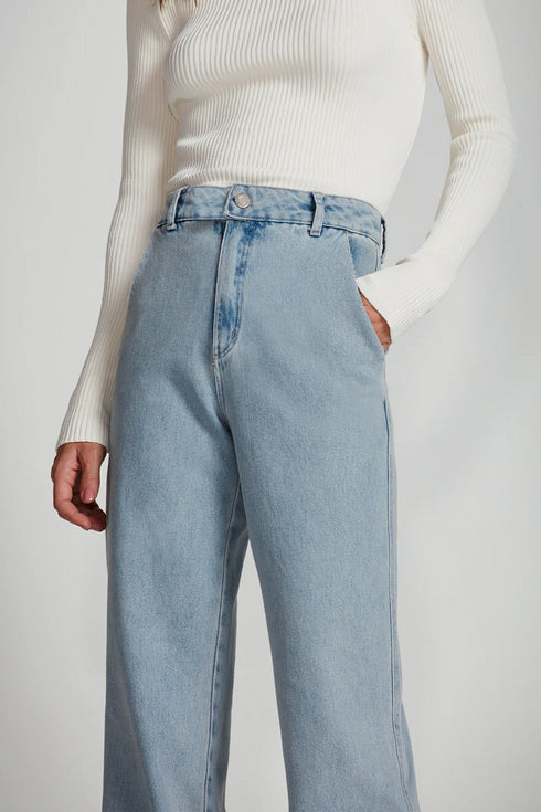 CALÇA JEANS RETA CLARA