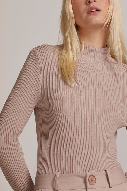 BLUSA TRICÔ GOLA ALTA BEGE