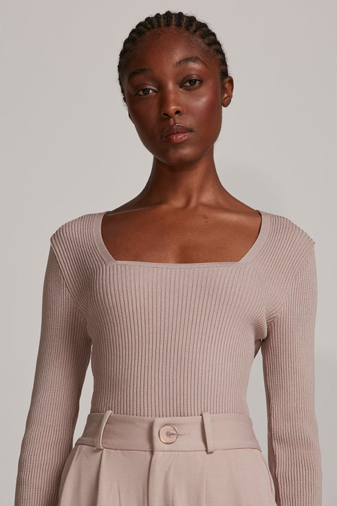 BLUSA DECOTE QUADRADO TRICÔ BEGE