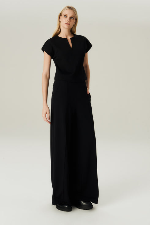 BLUSA MALHA DECOTE PRETO