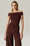 BLUSA FLUIDA OMBRO A OMBRO MARROM