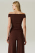 BLUSA FLUIDA OMBRO A OMBRO MARROM