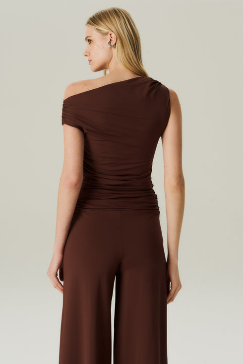 BLUSA FLUIDA ASSIMÉTRICA MARROM