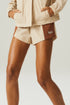 SHORTS SPORT MARROM/BEGE